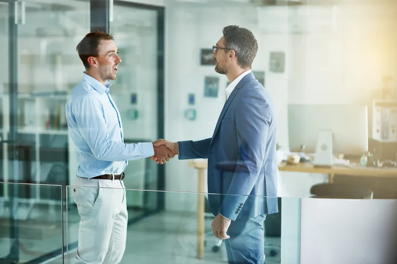 Nowoczesny biurowiec - skup nieruchomości biurowych